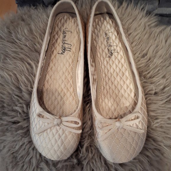 🎄3/$15 Sam & Libby Gold Satin Like Flats Size 7M Leather Soles - Picture 1 of 4